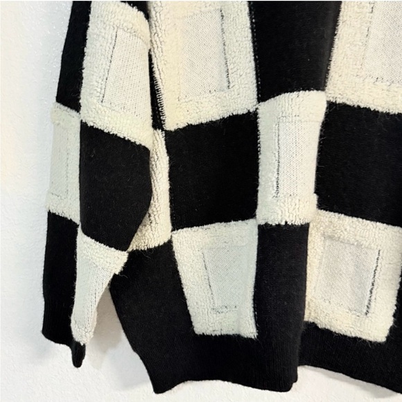 Revolve Line & Dot Black & White Checkered Sweater NWT Large - Picture 5 of 15